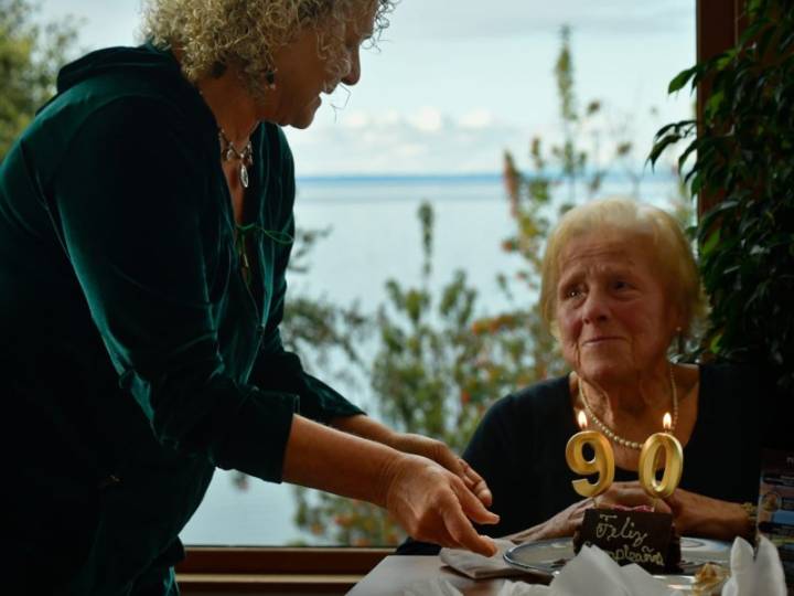 Reina del Festival de la Lluvia 2025 celebró su cumpleaños número 90 junto a las reinas de los festi...