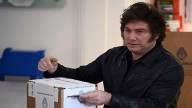 Javier Milei vota en la primera gran prueba electoral para su Gobierno, las legislativas
