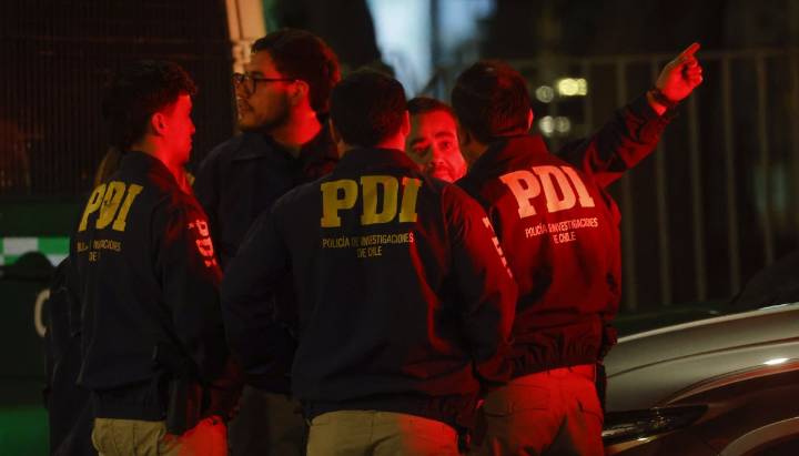 Turbazo en condominio de La Reina: Delincuentes robaron especies avaluadas en $180 millones