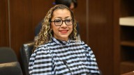 Asistente de la diputada Brenda Miranda intenta sobornar a reportera de AD Noticias