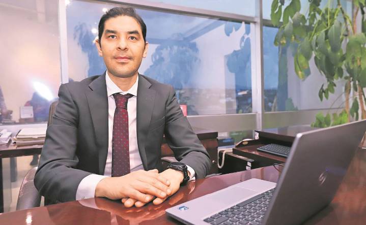 Asesor de Hugo Aguilar renuncia por señalamientos