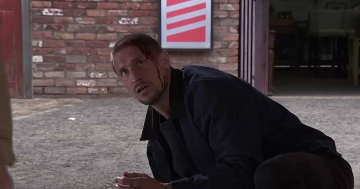 Coronation Street fans say 'karma's coming' in 'satisfying' Carl Webster move