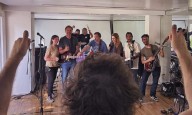 Tras la renuncia de Espert, Milei hizo un vivo mostrando la previa de su show