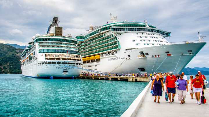 Americans Set Cruise Travel Record As U.S. Loses Billions In Air Travel Amid Government Shutdown