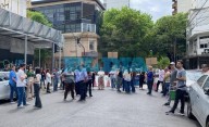 Caos de tránsito en pleno centro de La Plata por un piquete de trabajadores de Lotería