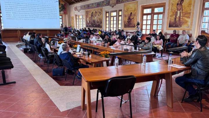 Trabajadores clausuran simbólicamente el Comedor Central