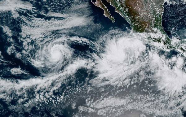 Tormenta tropical Priscilla se fortalece en el océano Pacífico frente a la costa de México