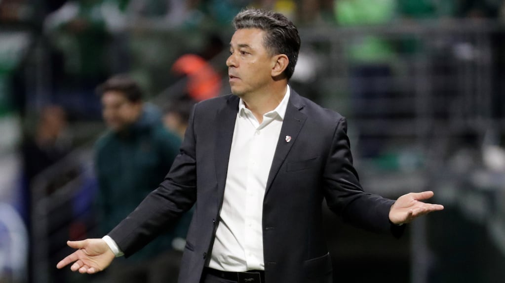 Con un plantel acotado por las lesiones y la fecha FIFA, Gallardo evalúa qué equipo armar en River para recibir a Sarmiento