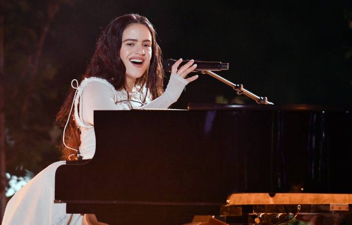 Rosalía ofrecerá concierto para el lanzamiento de Lux
