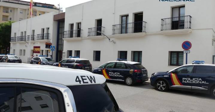 Persecución en Estepona para detener a unos ladrones a la fuga que habían robado un vehículo