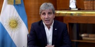 Duro cruce entre Luis Caputo y la hija de Agustín Rossi por la recompra de deuda