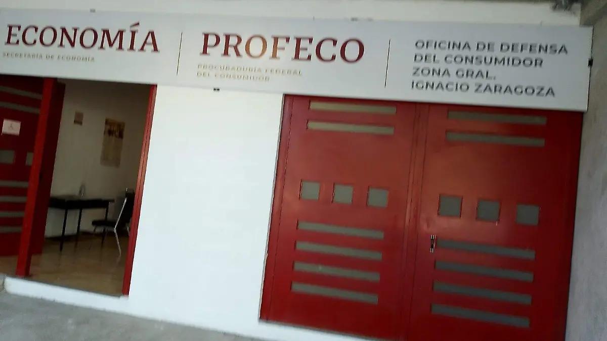 Coloca Profeco sellos de suspensión a comercios textiles de Chiautempan