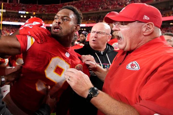 Lions S Brian Branch, Chiefs WR JuJu Smith-Schuster scuffle after game