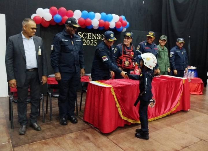 Ascendidos 59 Bomberos de Nueva Esparta