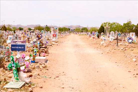 Avanza limpieza de panteones municipales rumbo al Día de Muertos
