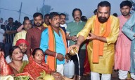 Bihar: Devotees offer 'Arghya' to the rising sun, four