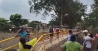 Entre lodo y gritos, corren a la alcaldesa de Álamo Temapache tras inundaciones