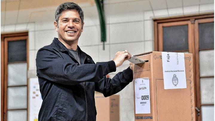 Tras emitir su voto Axel Kicillof reiteró el pedido de diálogo con Milei