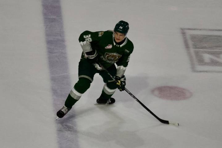 Silvertips power past Victoria with red
