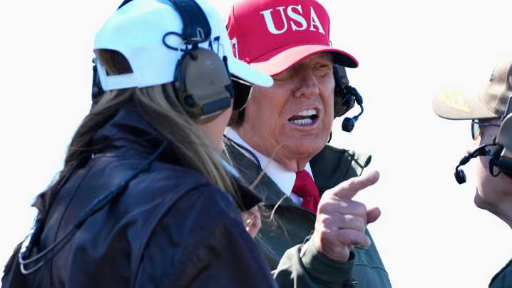 Trump atacó sexta narcolancha y sugiere operaciones por tierra