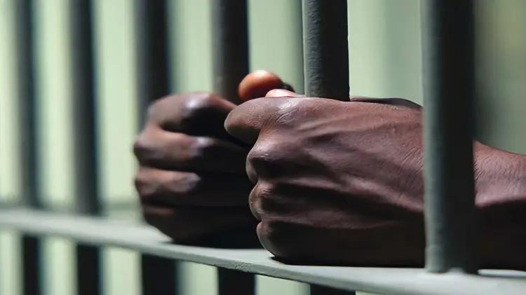Exlocutor de radio condenado a prisión por delitos sexuales contra menores en Arizona
