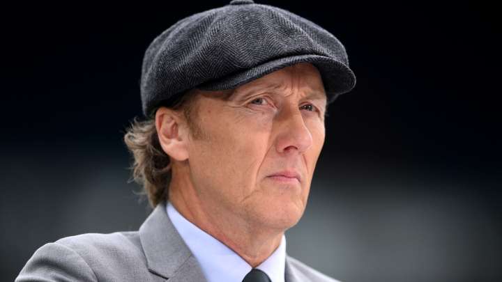 Lee Dixon called out by Everton on social media immediately after England comment
