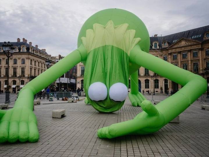 Kermit aims to ease French nerves at Art Basel Paris