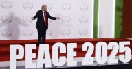 Donald Trump celebra acuerdo que pone fin a la guerra en Gaza tras dos años de conflicto