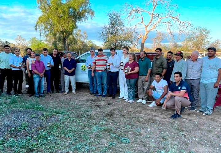 Productores de miel de El Sauzalito recibieron un vehículo para fortalecer el trabajo y comercialización