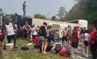Volcó un micro con hinchas de Flamengo que viajaban a Buenos Aires para ver el partido contra Racing: hay tres heridos graves