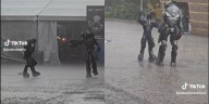 De Halo a la vida real: épico enfrentamiento de cosplayers se presenció en el Sofa