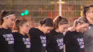 El emotivo homenaje a Sandra Peña de sus compañeras de equipo en el CD Honeyball: "Tu corazón late en el campo"