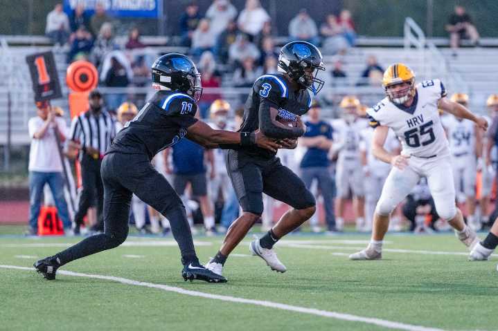 With a season dedicated to an injured teammate, Gresham moves into tie atop the Northwest Oregon Conference