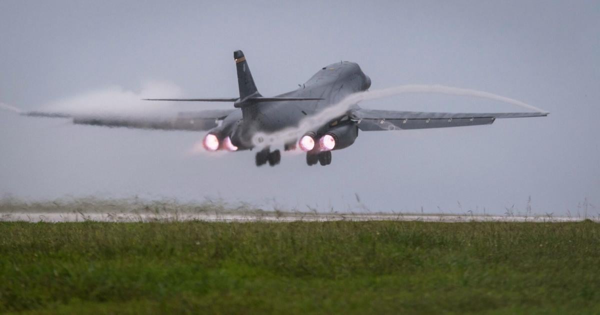 Fuerza Aérea de EEUU voló bombarderos supersónicos B-1 hasta la costa de Venezuela