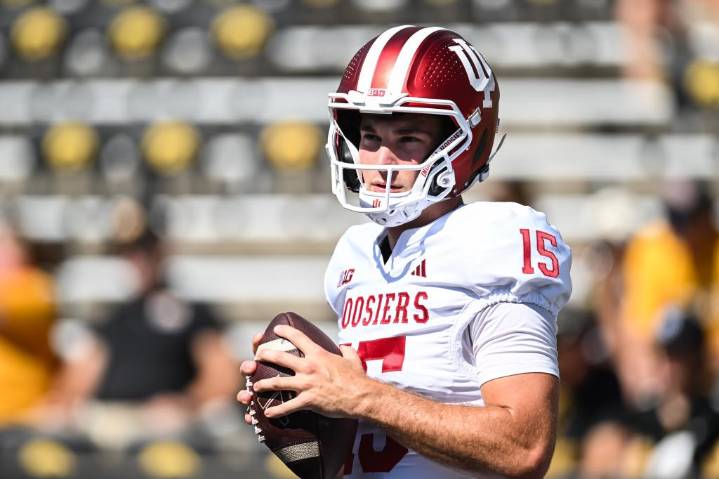 Indiana vs. Oregon prediction: Odds, picks, best bet for Saturday's Big Ten headliner