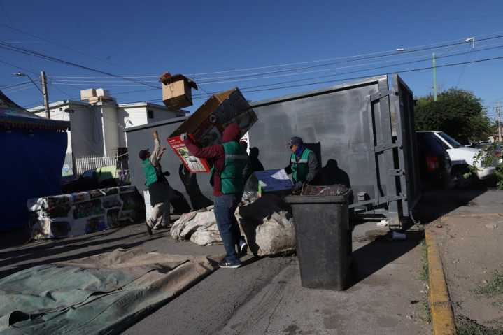 Limpian los alrededores de la parroquia San Judas Tadeo