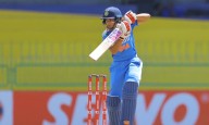 Mandhana is pretty good with calculations; conversations in middle are simple, says Rawal