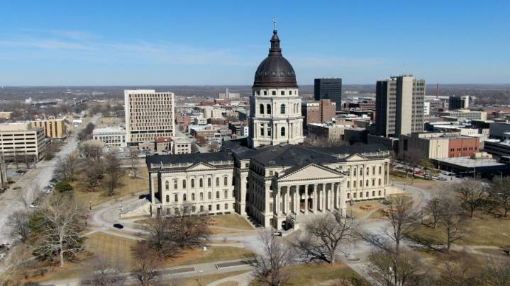 Kansas Senate secures enough signatures for special session on redistricting