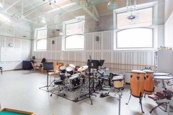 Madrid rinde homenaje al Dúo Dinámico dando su nombre a la escuela municipal de música de Vicálvaro