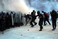 Resultan al menos 40 heridos tras vandalismo en el Zócalo
