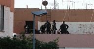 Un hombre armado se atrinchera en una vivienda de Brenes