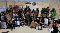 Israel traslada al medio millar de activistas de la flotilla a una cárcel en el desierto del Neguev
