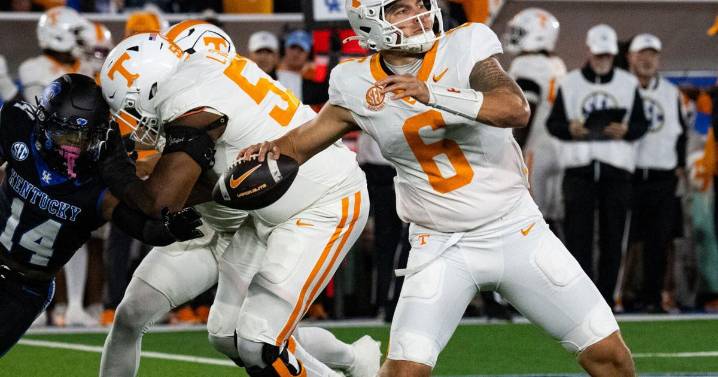 Aguilar throws three touchdowns to lead No. 17 Tennessee over Kentucky
