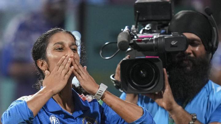 India script history, chase down 339 to reach women’s World Cup final