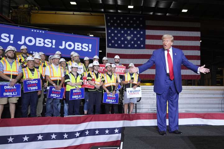 Petty tyrant Trump doesn't want you to know how bad his economy is