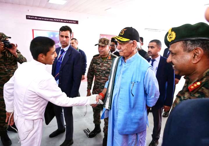 Roshan Mustaqbil shaping Kashmir’s future: LG Sinha