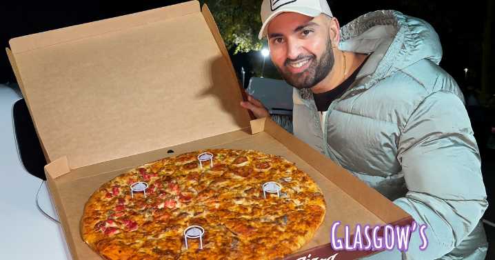 Glasgow's biggest pizza - Food reviewer blown away by giant 24 inch pizza