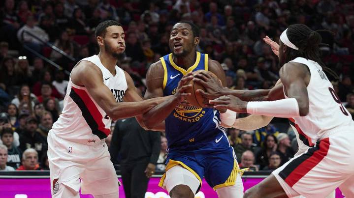 Jonathan Kuminga ejected from Warriors-Blazers game after gesture to ref