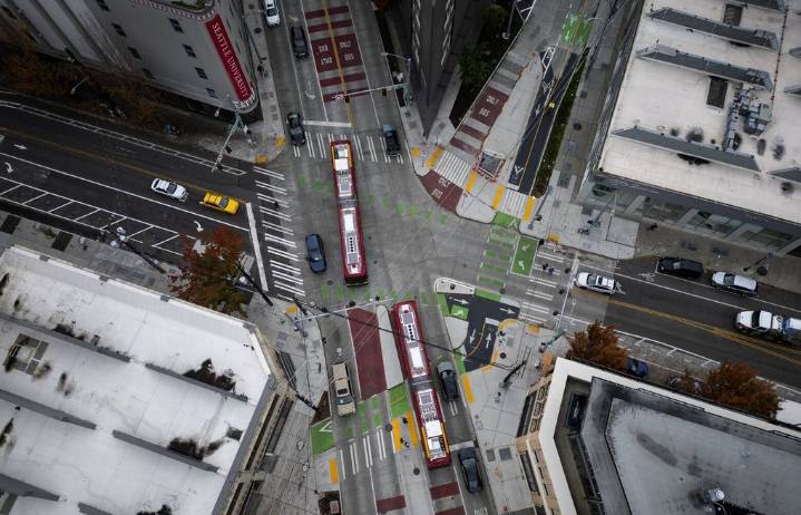 Seattle advocates demand ‘better bus lanes’ on Aurora, Rainier and Denny