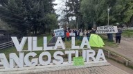“Sin techo no hay futuro”: protesta en Villa La Angostura por la falta de vivienda